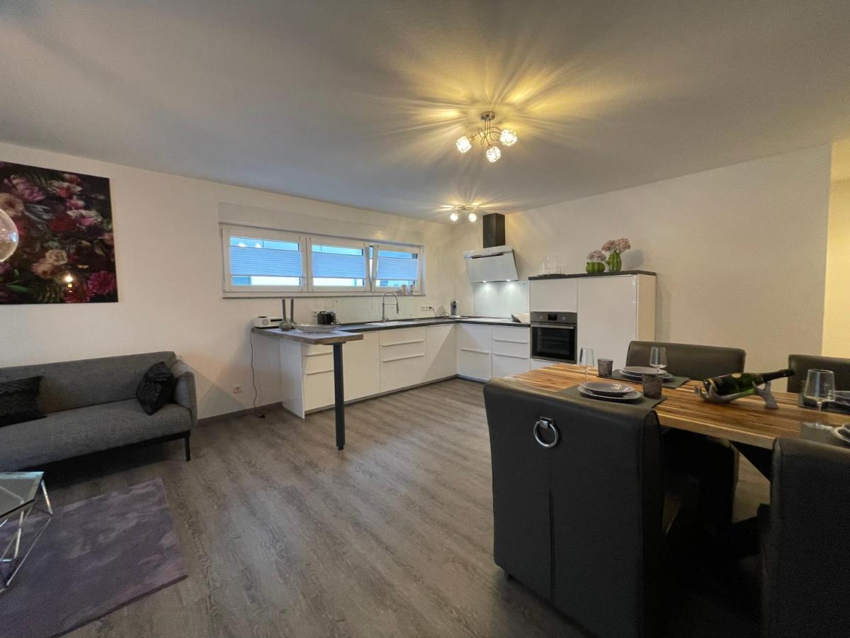 Exklusive Wohnung Zentral Mit Grossem Balkon Losheim Exterior photo