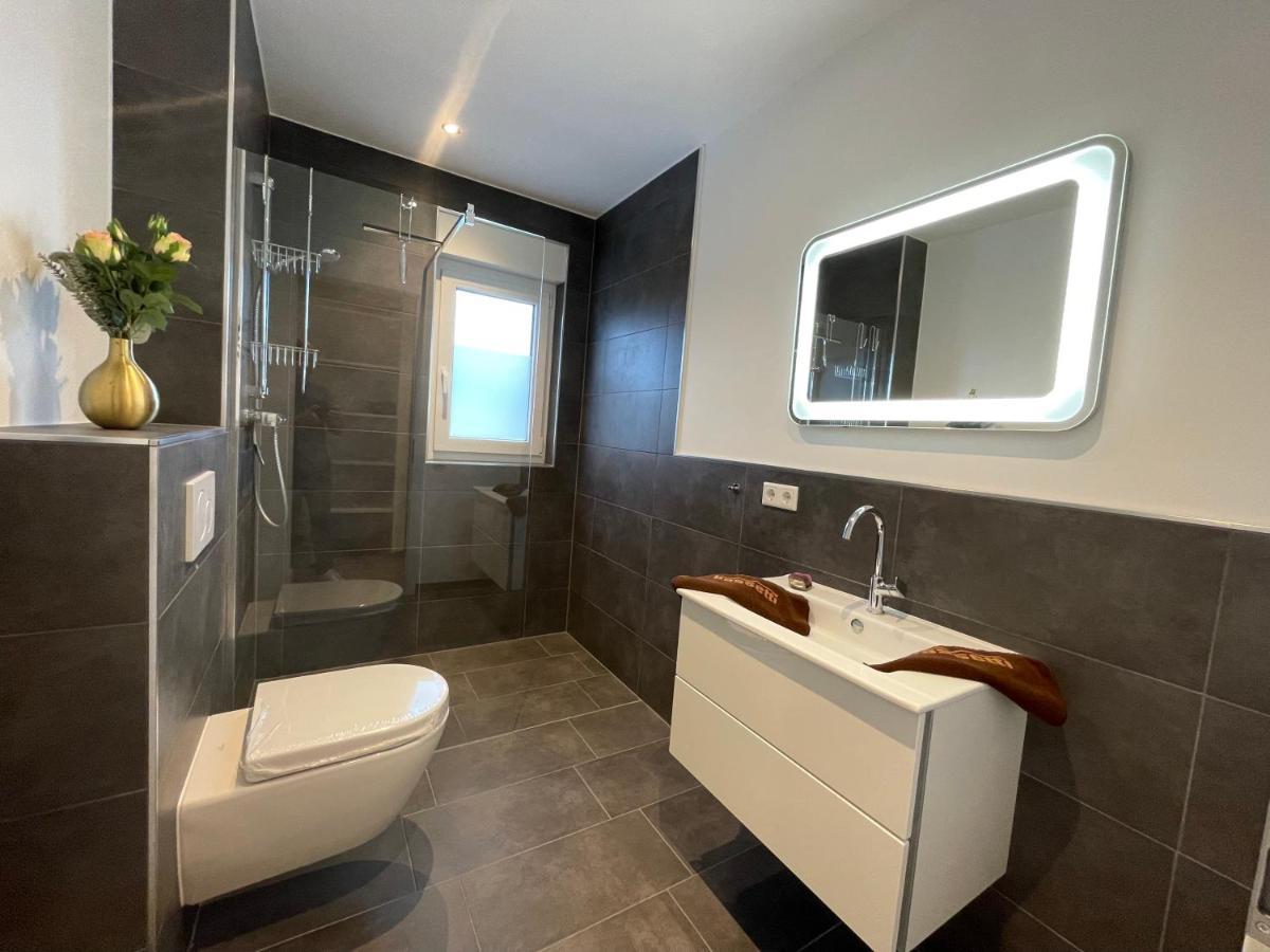 Exklusive Wohnung Zentral Mit Grossem Balkon Losheim Exterior photo